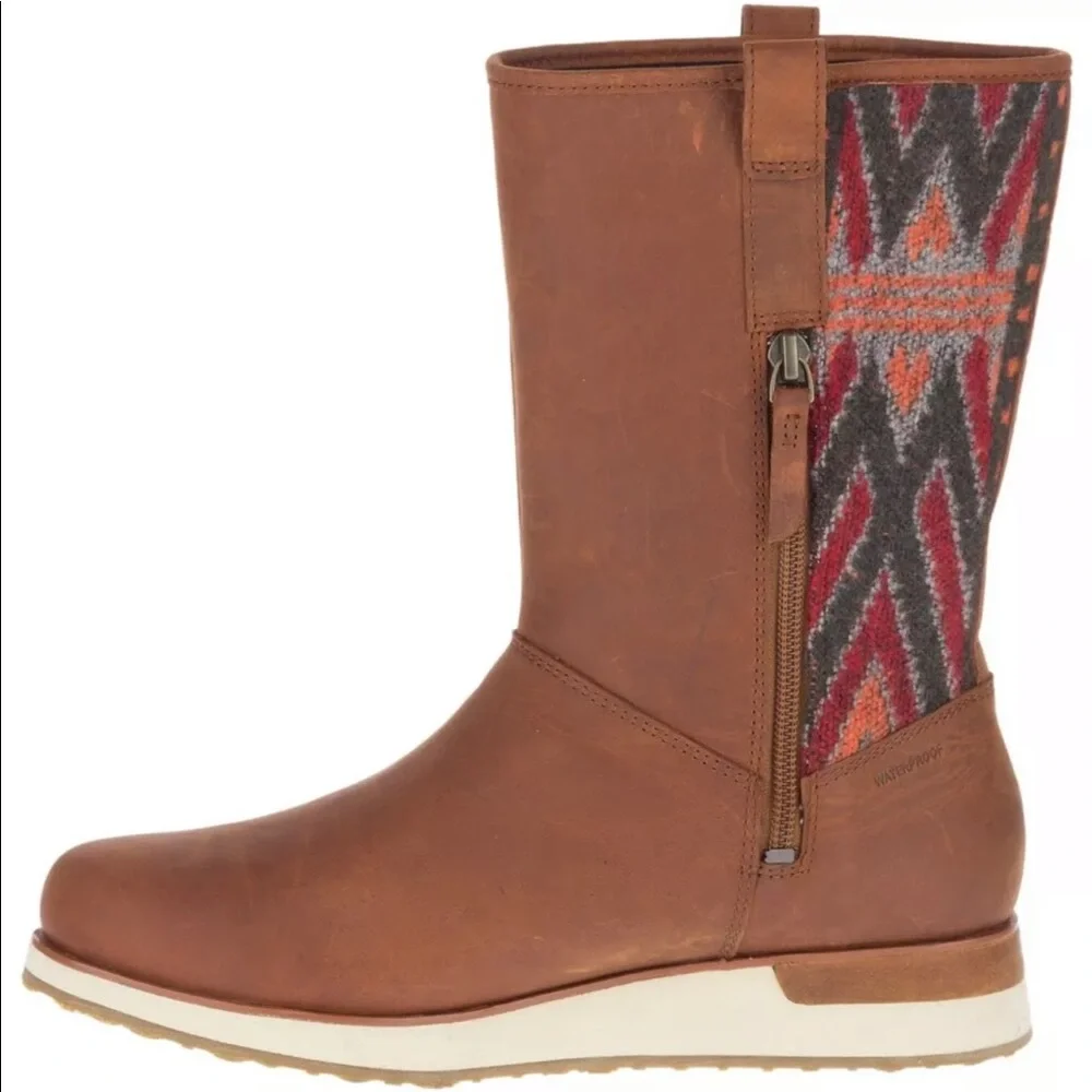 NWT Woman’s Merrell Roam Waterproof Pull On Boots‎